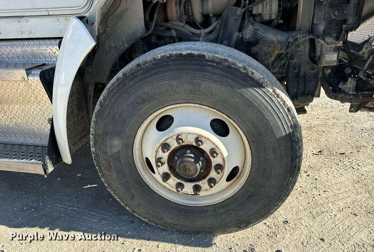 image for item DV1853 2011 Kenworth T370 digger derrick truck