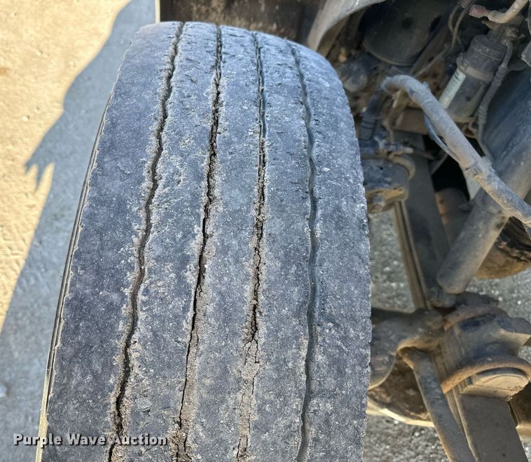 image for item DV1853 2011 Kenworth T370 digger derrick truck