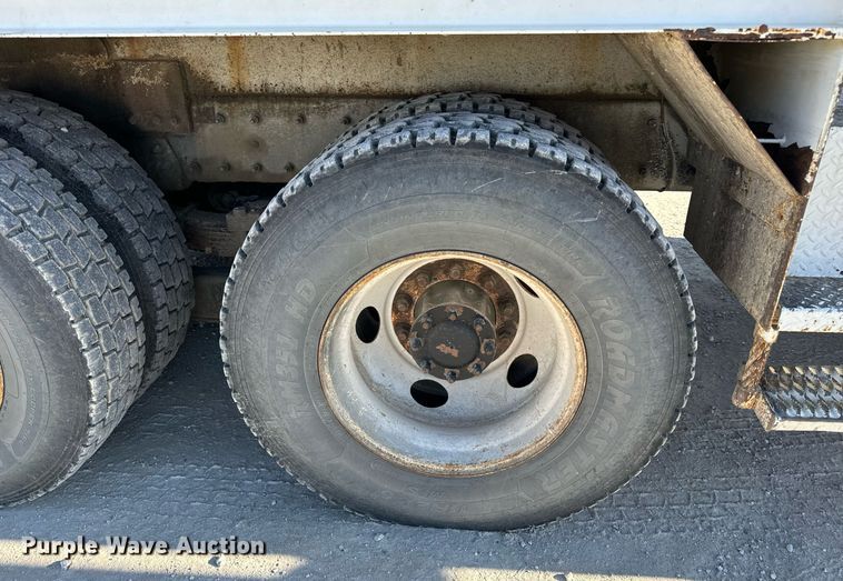 image for item DV1853 2011 Kenworth T370 digger derrick truck