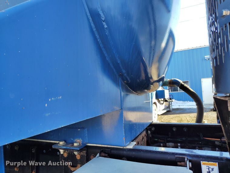 image for item DV6703 2008 Peterbilt 367 vacuum truck