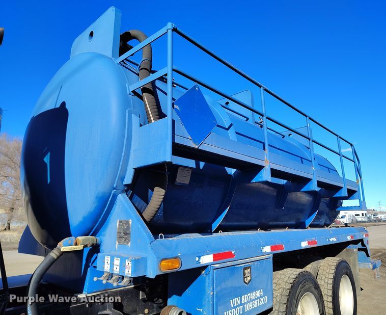 image for item DV6703 2008 Peterbilt 367 vacuum truck