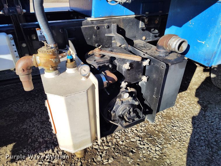 image for item DV6703 2008 Peterbilt 367 vacuum truck