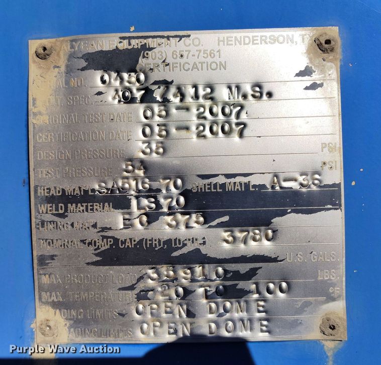 image for item DV6703 2008 Peterbilt 367 vacuum truck