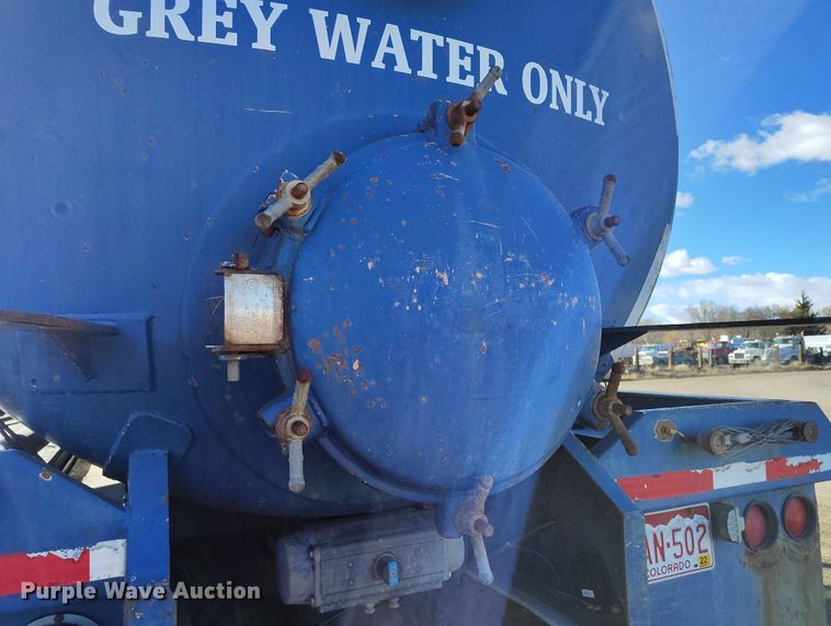 image for item DV6703 2008 Peterbilt 367 vacuum truck