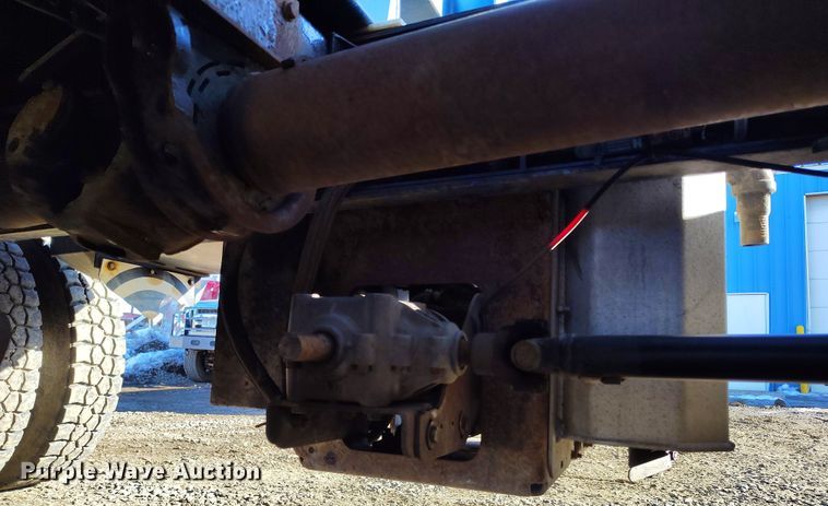 image for item DV6703 2008 Peterbilt 367 vacuum truck