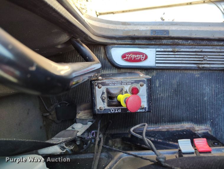 image for item DV6703 2008 Peterbilt 367 vacuum truck