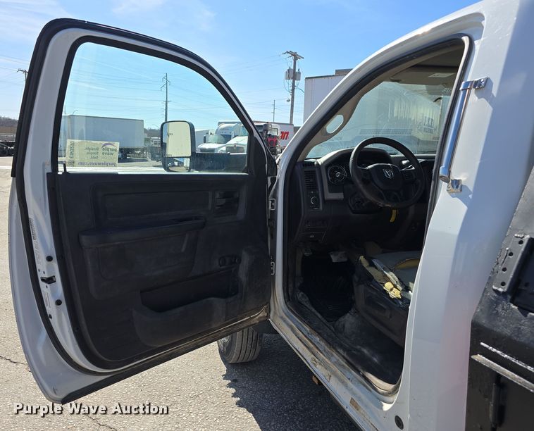 image for item DW3210 2012 Dodge Ram 5500HD dump truck