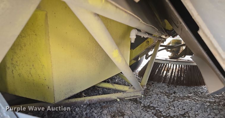 image for item DW3215 2004 Elgin Pelican Series P street sweeper truck