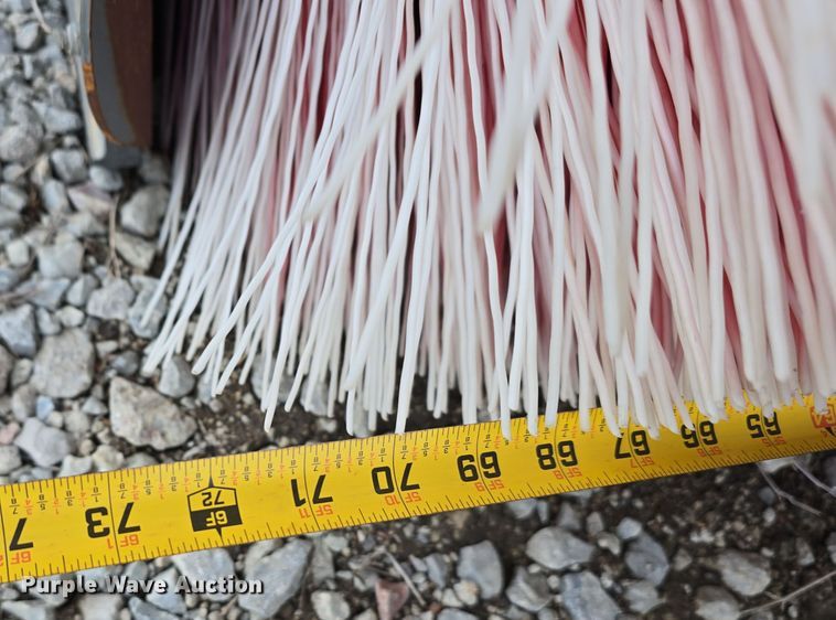 image for item DW3215 2004 Elgin Pelican Series P street sweeper truck