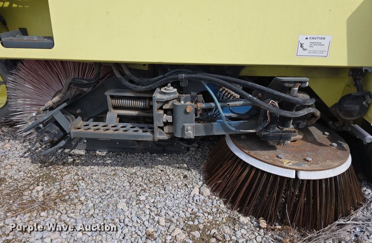 image for item DW3215 2004 Elgin Pelican Series P street sweeper truck