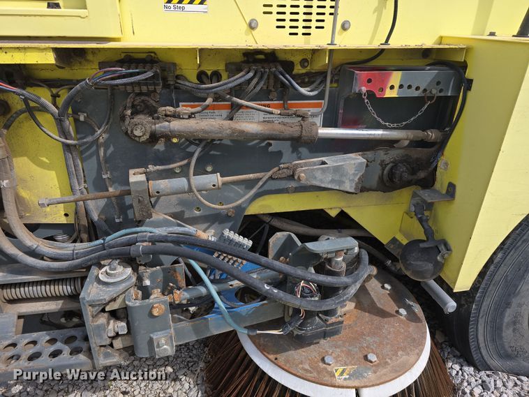 image for item DW3215 2004 Elgin Pelican Series P street sweeper truck