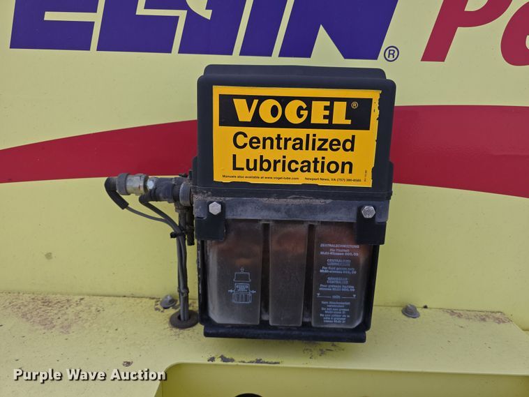 image for item DW3215 2004 Elgin Pelican Series P street sweeper truck