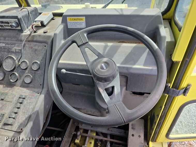 image for item DW3215 2004 Elgin Pelican Series P street sweeper truck