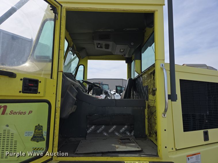 image for item DW3215 2004 Elgin Pelican Series P street sweeper truck