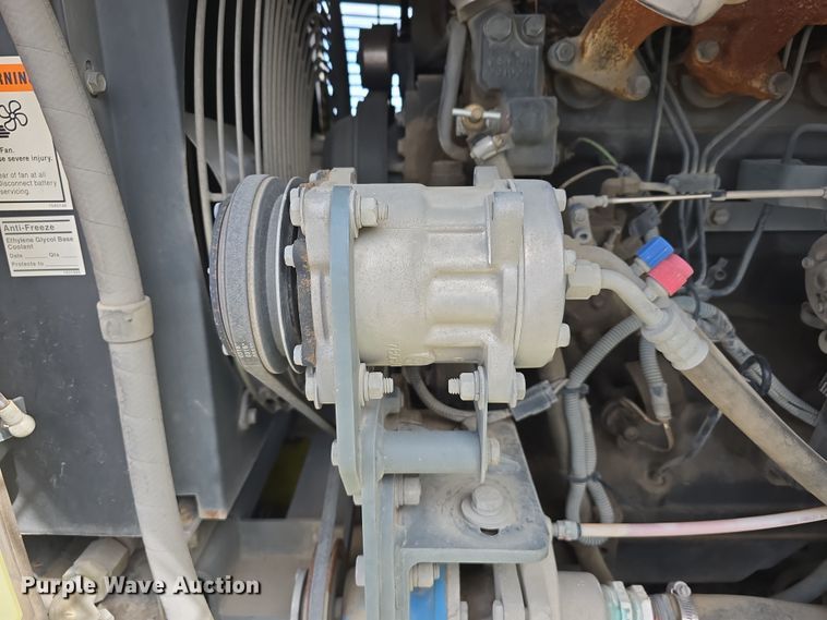 image for item DW3215 2004 Elgin Pelican Series P street sweeper truck