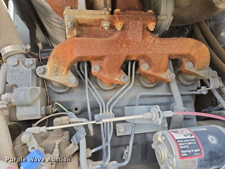 image for item DW3215 2004 Elgin Pelican Series P street sweeper truck