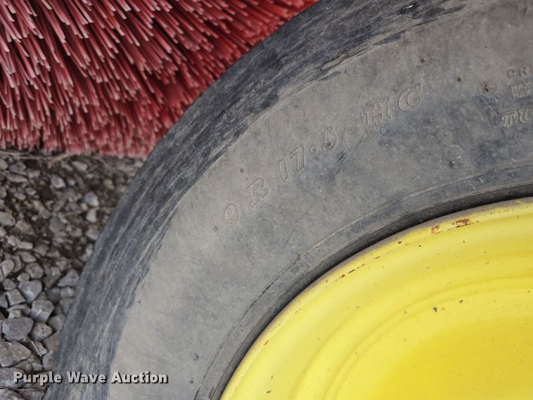 image for item DW3215 2004 Elgin Pelican Series P street sweeper truck