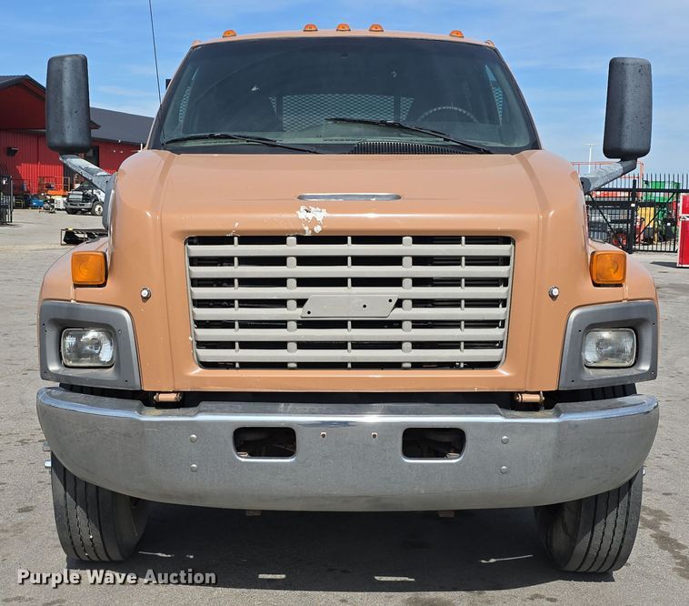 image for item DW3233 2004 GMC C6500 Crew Cab flatbed truck