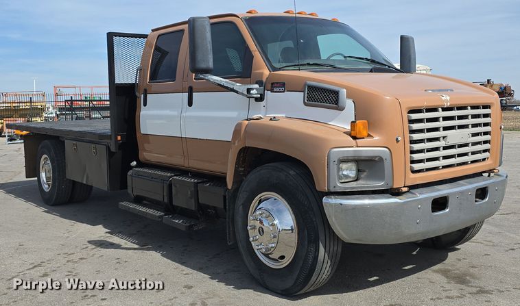 image for item DW3233 2004 GMC C6500 Crew Cab flatbed truck