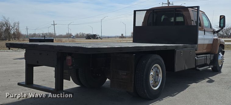 image for item DW3233 2004 GMC C6500 Crew Cab flatbed truck