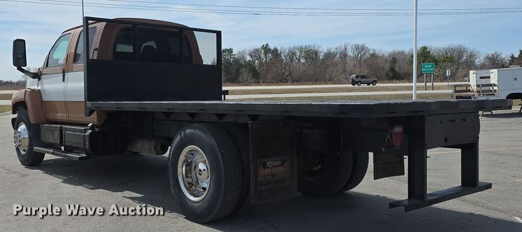 image for item DW3233 2004 GMC C6500 Crew Cab flatbed truck