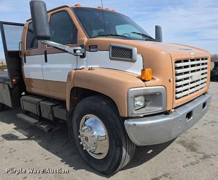 image for item DW3233 2004 GMC C6500 Crew Cab flatbed truck