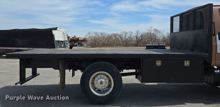 image for item DW3233 2004 GMC C6500 Crew Cab flatbed truck