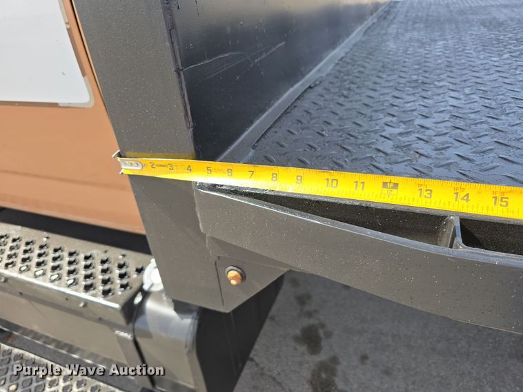 image for item DW3233 2004 GMC C6500 Crew Cab flatbed truck