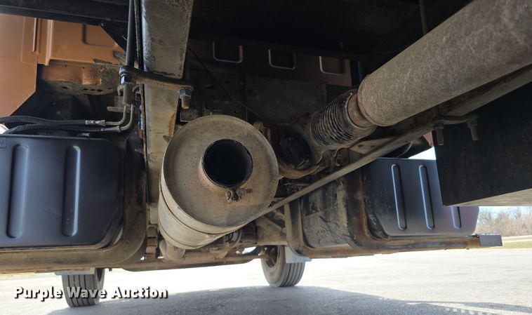 image for item DW3233 2004 GMC C6500 Crew Cab flatbed truck