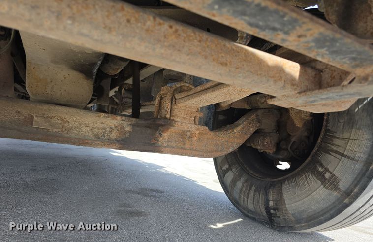 image for item DW3233 2004 GMC C6500 Crew Cab flatbed truck