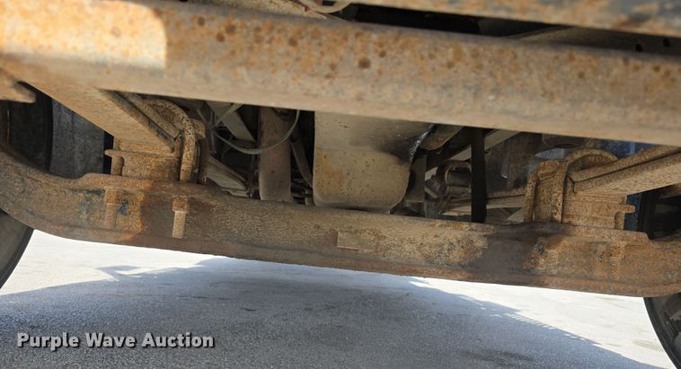 image for item DW3233 2004 GMC C6500 Crew Cab flatbed truck