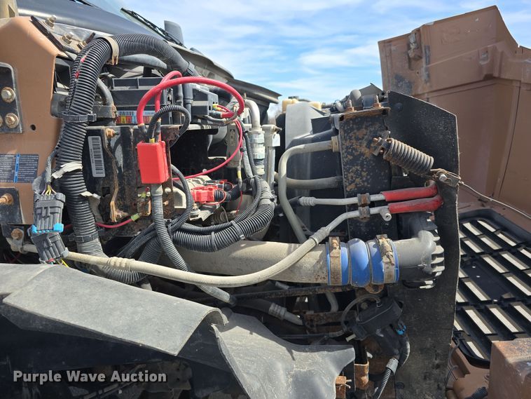 image for item DW3233 2004 GMC C6500 Crew Cab flatbed truck