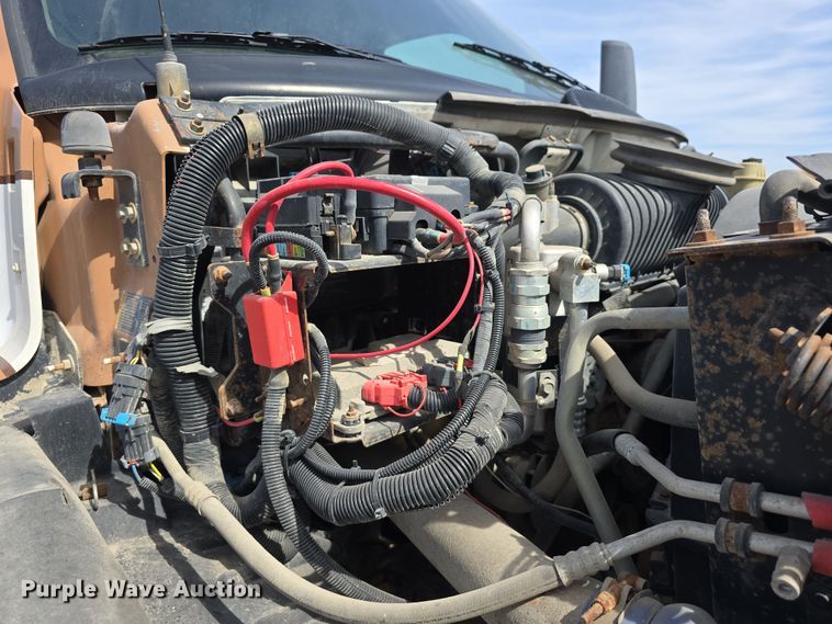 image for item DW3233 2004 GMC C6500 Crew Cab flatbed truck