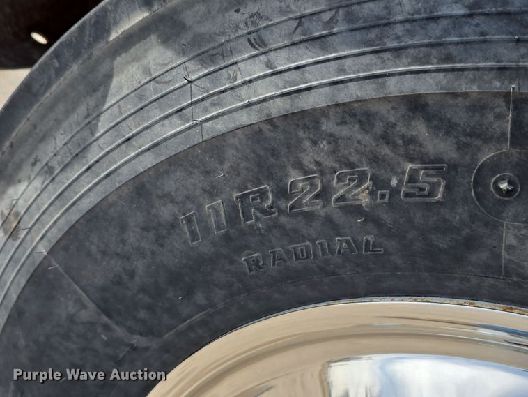 image for item DW3233 2004 GMC C6500 Crew Cab flatbed truck