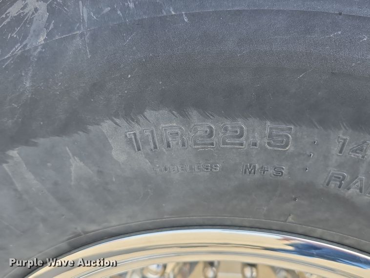 image for item DW3233 2004 GMC C6500 Crew Cab flatbed truck