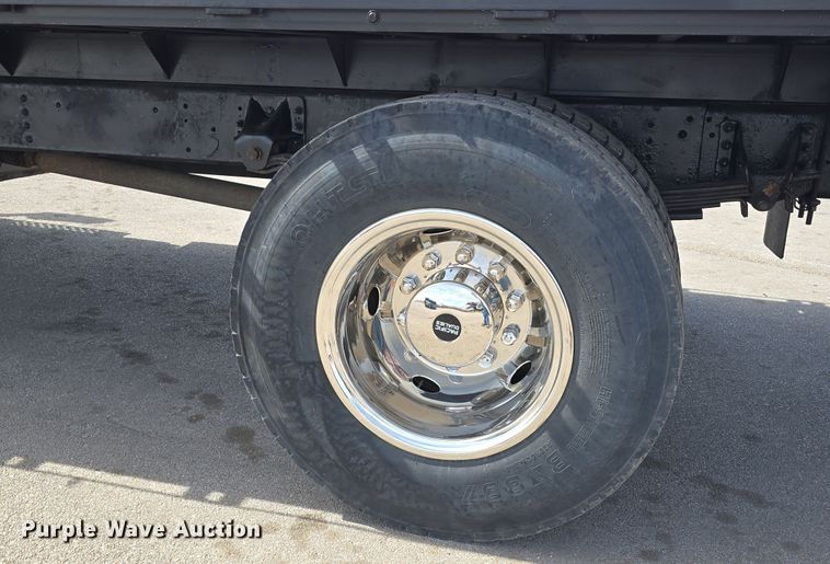 image for item DW3233 2004 GMC C6500 Crew Cab flatbed truck