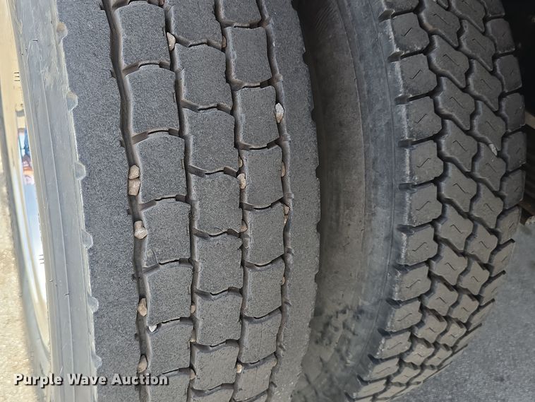 image for item DW3233 2004 GMC C6500 Crew Cab flatbed truck