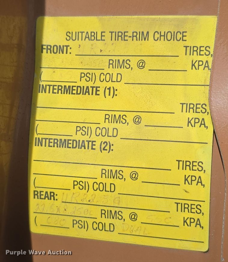 image for item DW3233 2004 GMC C6500 Crew Cab flatbed truck