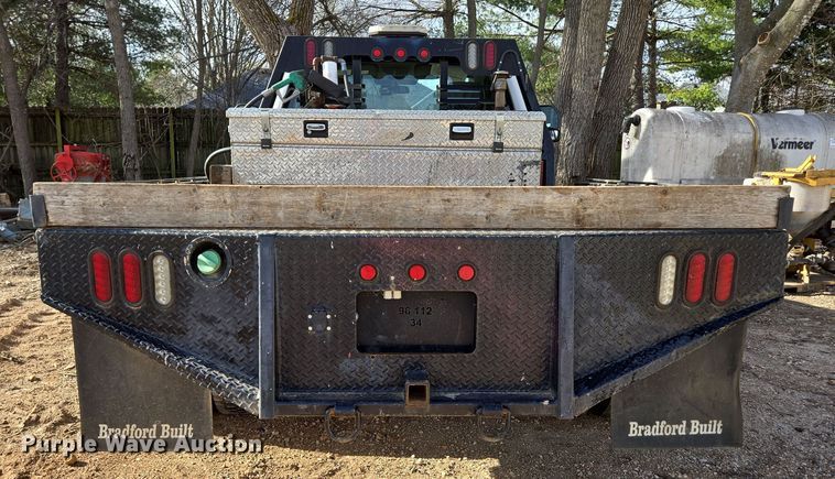 image for item DW3267 2017 Ford F450 Super Duty XL flatbed truck