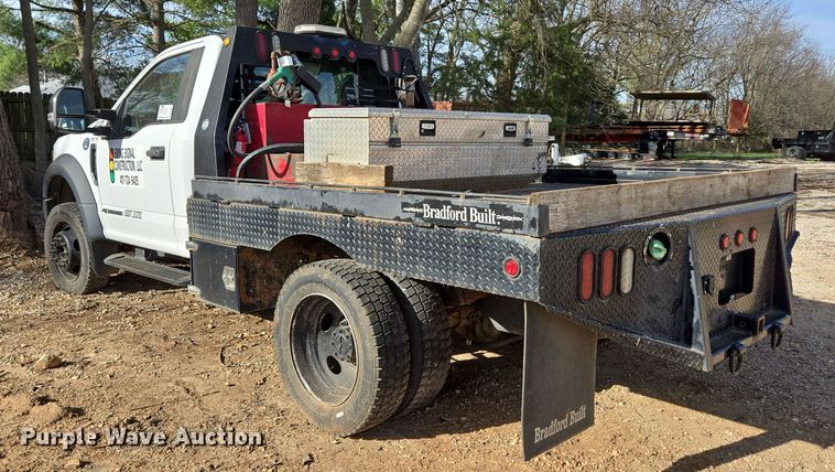 image for item DW3267 2017 Ford F450 Super Duty XL flatbed truck