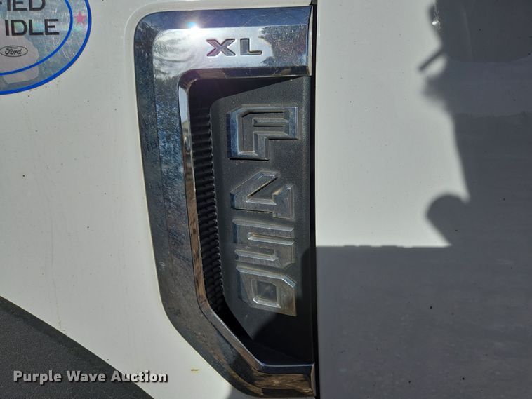 image for item DW3267 2017 Ford F450 Super Duty XL flatbed truck