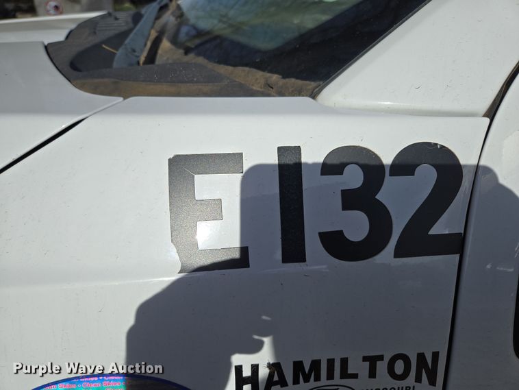 image for item DW3267 2017 Ford F450 Super Duty XL flatbed truck