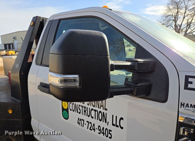 image for item DW3267 2017 Ford F450 Super Duty XL flatbed truck