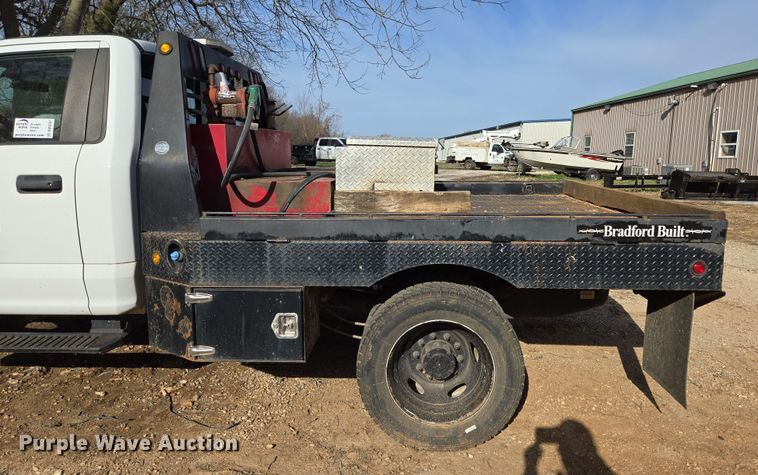 image for item DW3267 2017 Ford F450 Super Duty XL flatbed truck