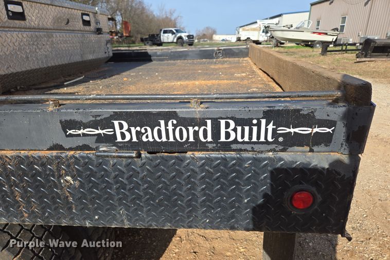 image for item DW3267 2017 Ford F450 Super Duty XL flatbed truck