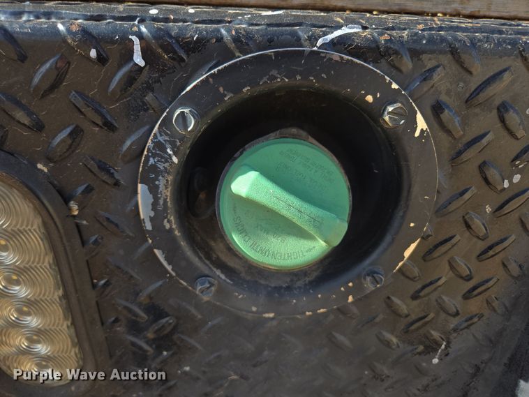 image for item DW3267 2017 Ford F450 Super Duty XL flatbed truck