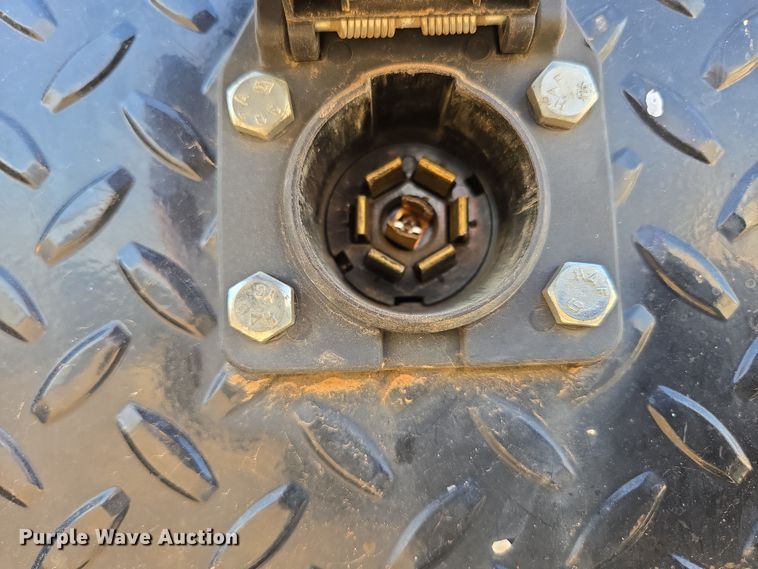 image for item DW3267 2017 Ford F450 Super Duty XL flatbed truck