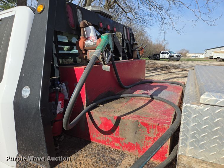 image for item DW3267 2017 Ford F450 Super Duty XL flatbed truck