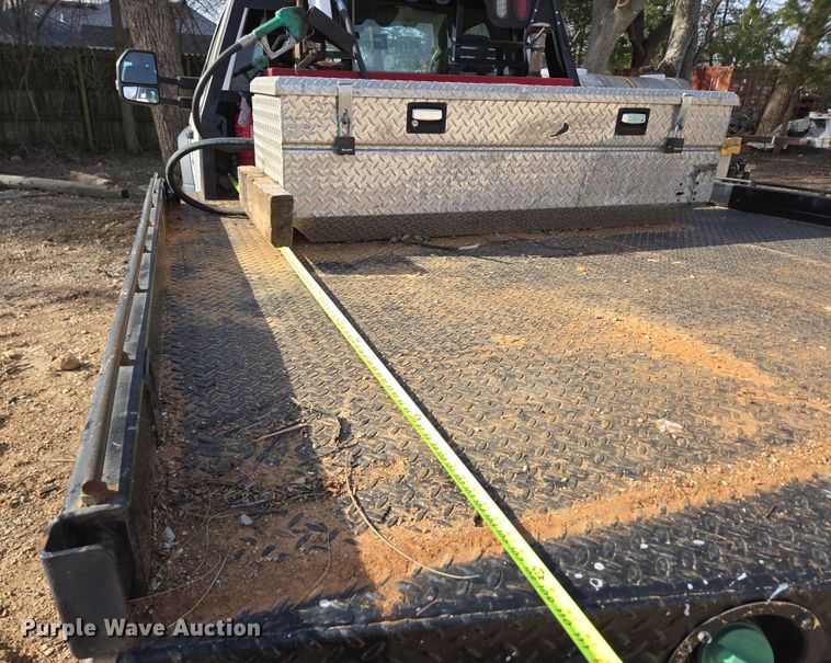 image for item DW3267 2017 Ford F450 Super Duty XL flatbed truck