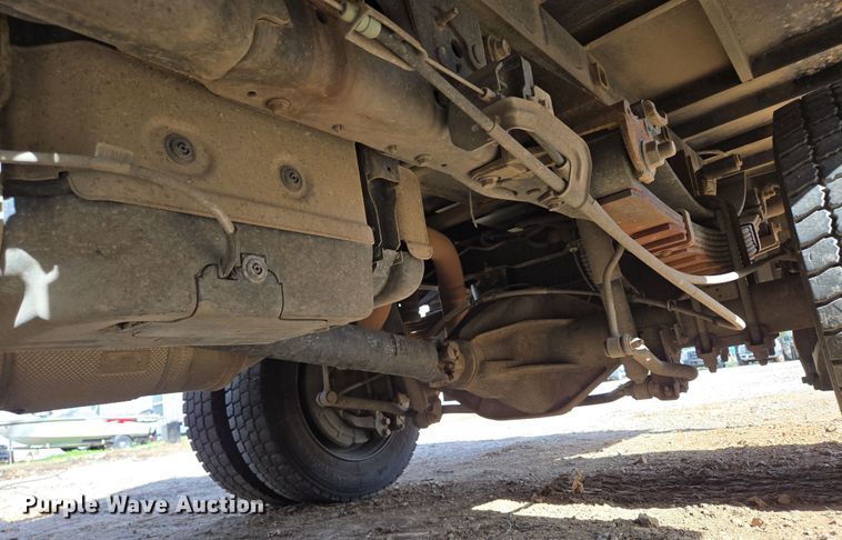 image for item DW3267 2017 Ford F450 Super Duty XL flatbed truck